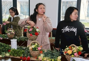 讲师1.jpg